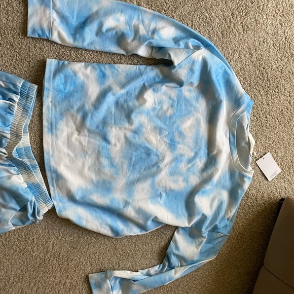 Light blue pajamas. Never worn. Size M. - Picture 2 of 3